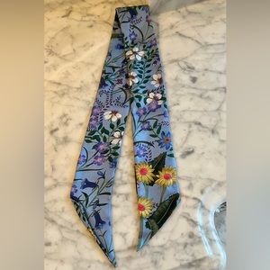 Authentic Gucci Silk Twilly